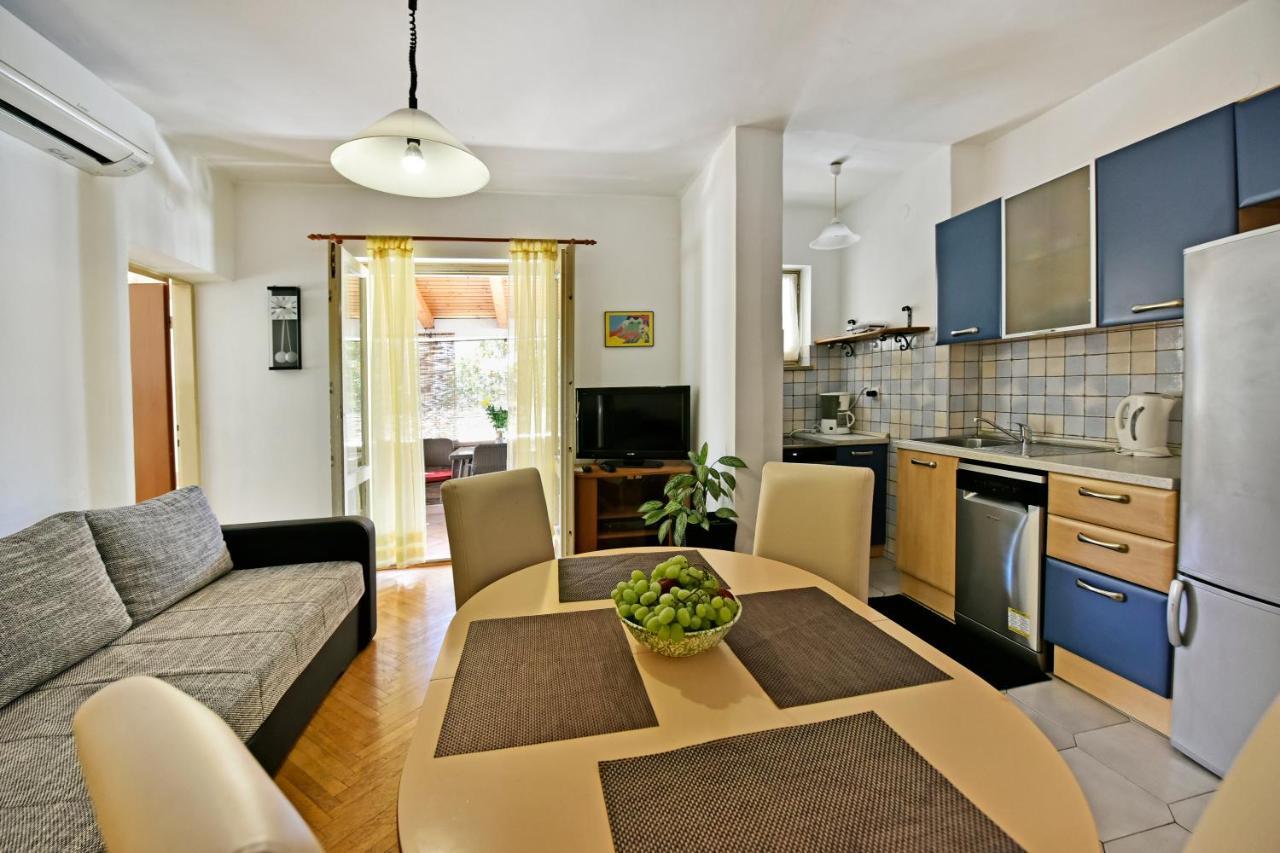 Apartment Nikola Пореч Экстерьер фото